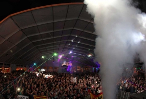 Alquiler carpa conciertos. Venta carpas conciertos. Aracarpas, aragonesa de carpas.