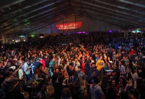 Alquiler carpa conciertos. Venta carpas conciertos. Aracarpas, aragonesa de carpas.
