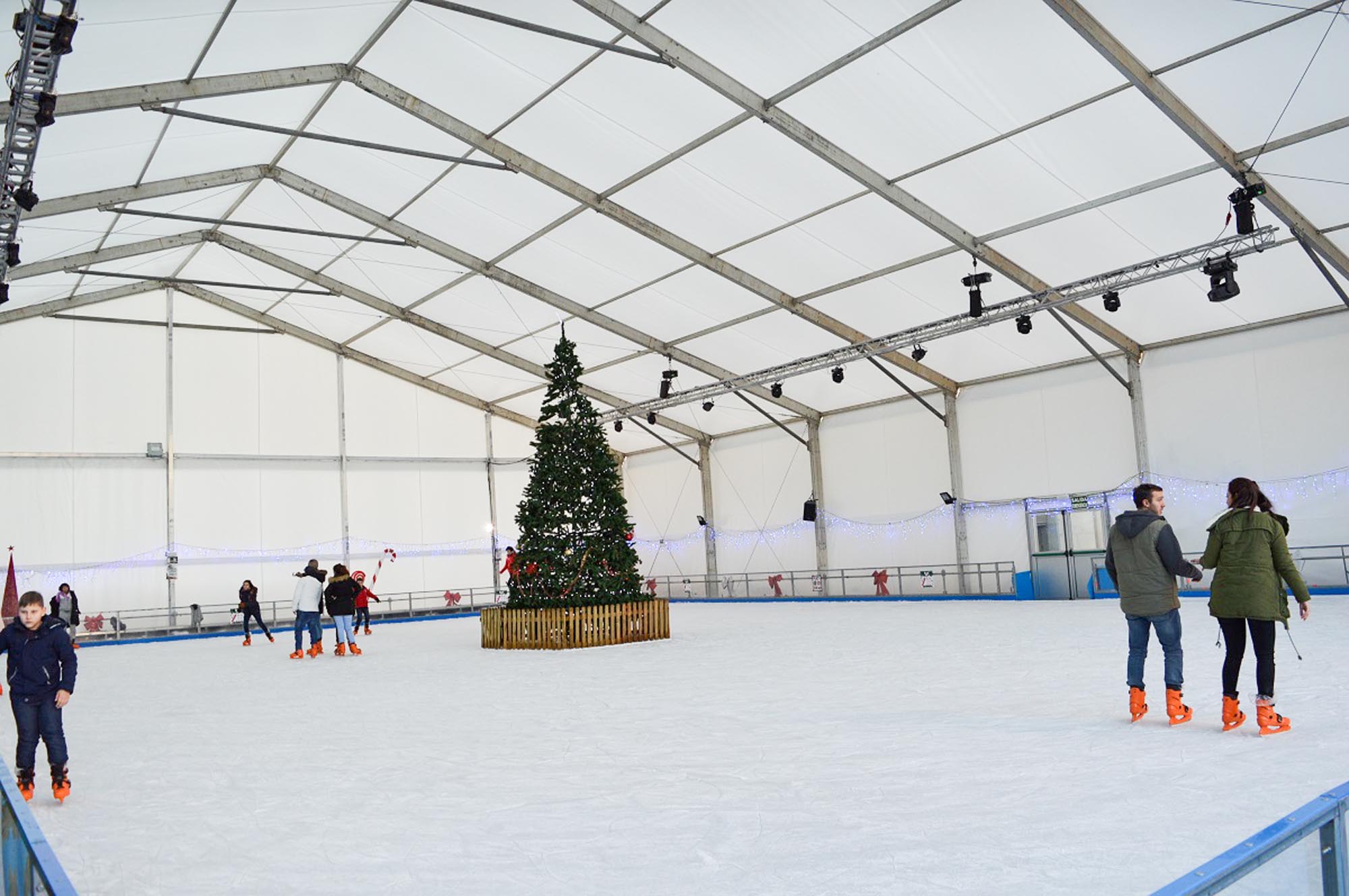 Carpa para pista de hielo por ARACARPAS, empresa de venta y alquiler de carpas