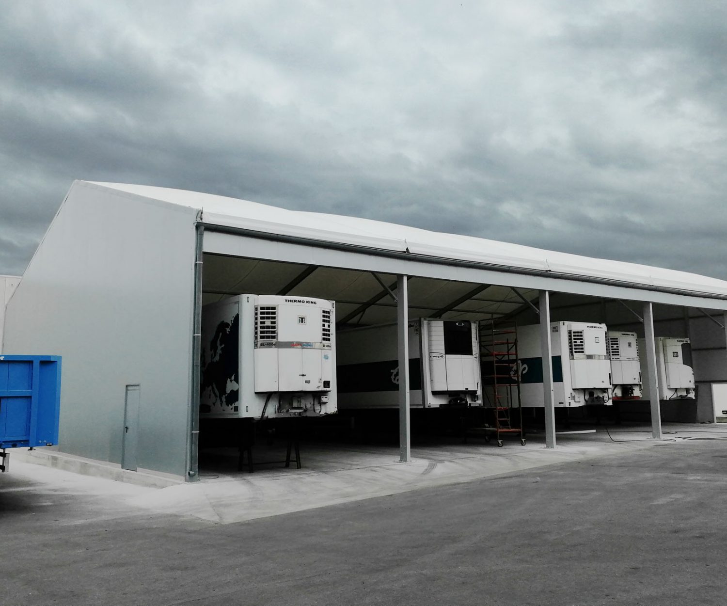 carpa para reparación de remolques