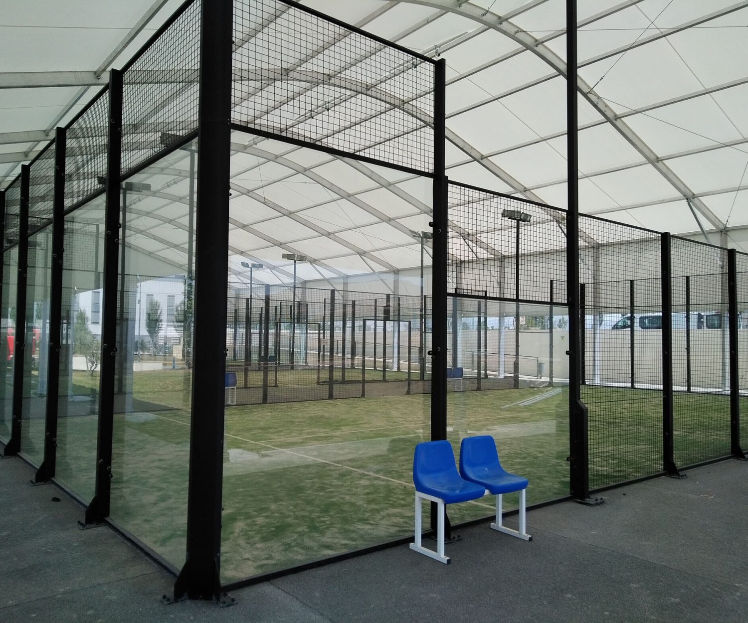 Carpa para pistas de pádel | ARACARPAS Carpas para instalaciones deportivas