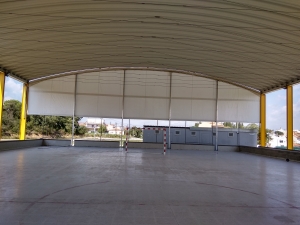 Cerramiento fijo de pistas deportivas | Empresa de cerramientos y carpas ARACARPAS