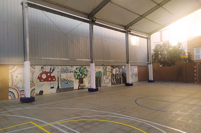 Cubierta curva para patio de colegio en Barcelona